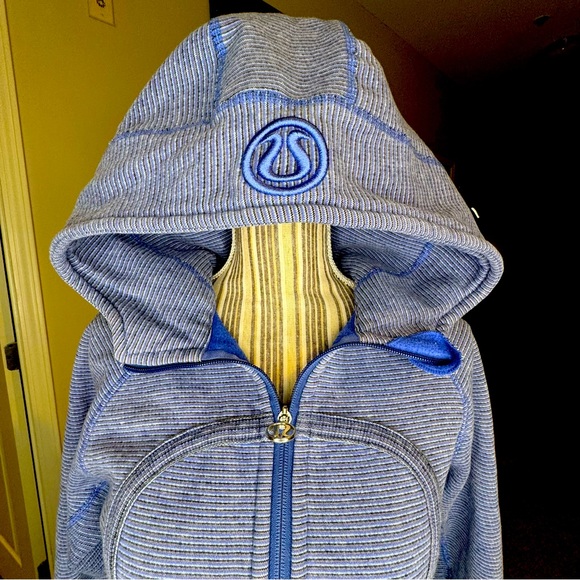 Lululemon Scuba Full Zip Hoodie sz 6 - Picture 3 of 8